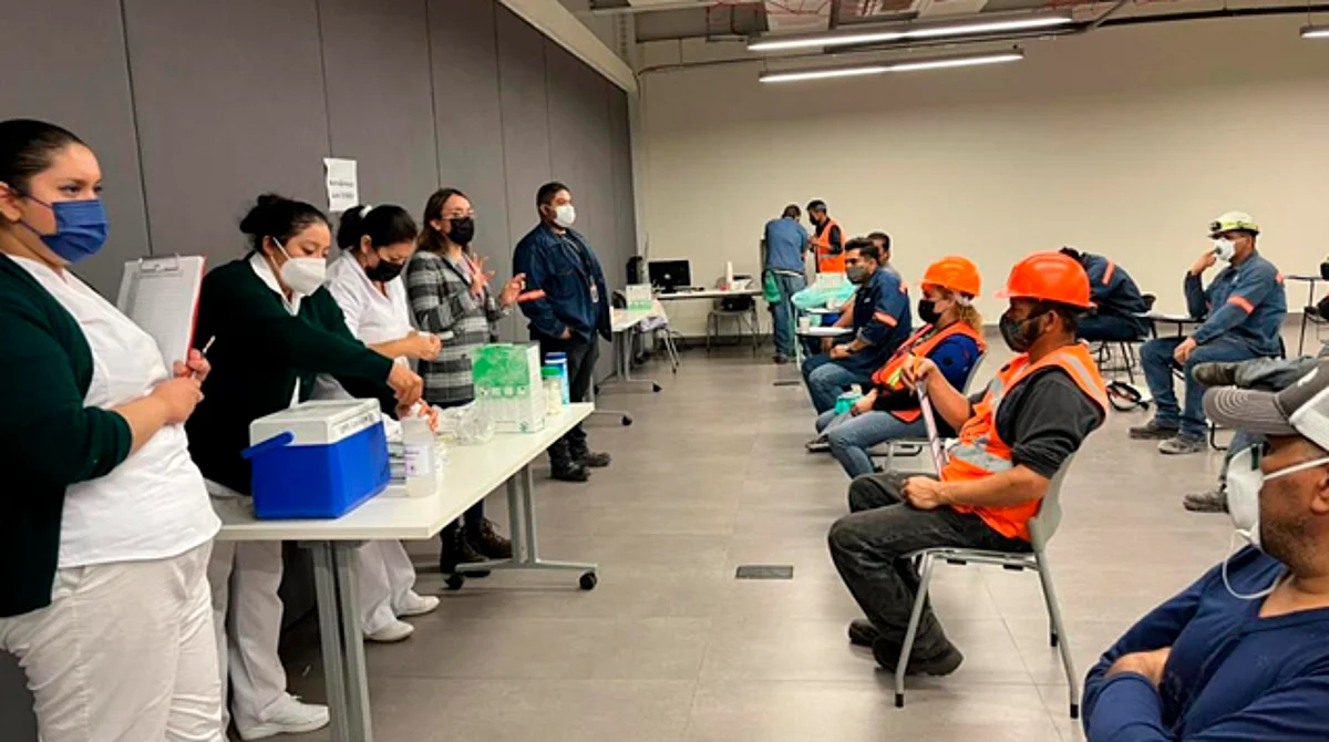 Vacuna IMSS contra Covid-19 a trabajadores de empresas que no han recibido dosis