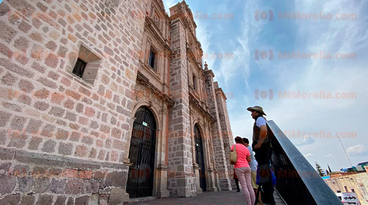 Morelianos realizan la visita de los 7 templos en Jueves Santo