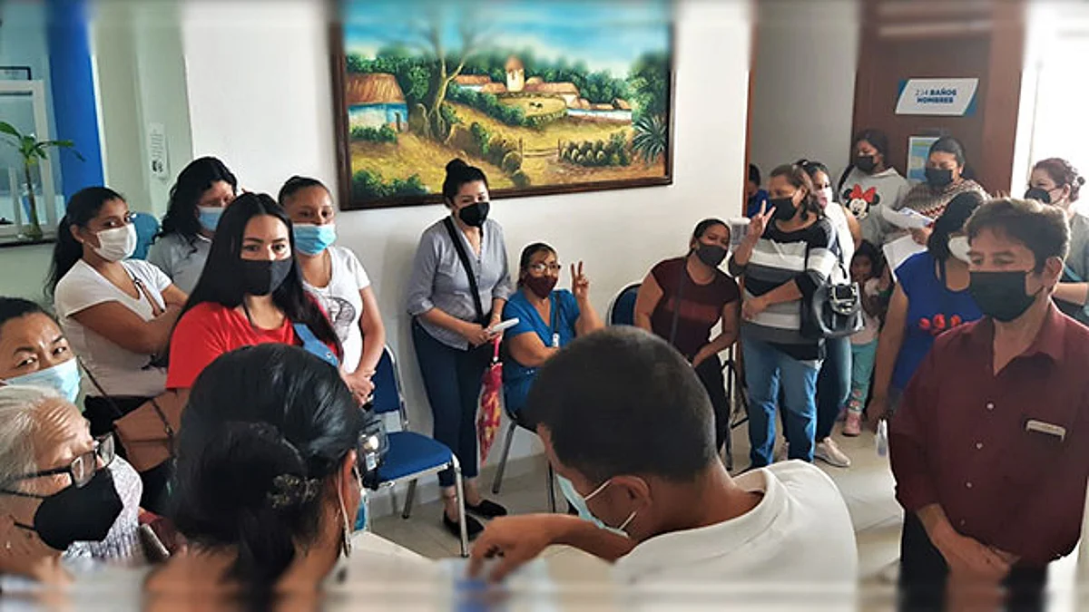 Familias de Apatzingán buscan certeza legal para sus viviendas