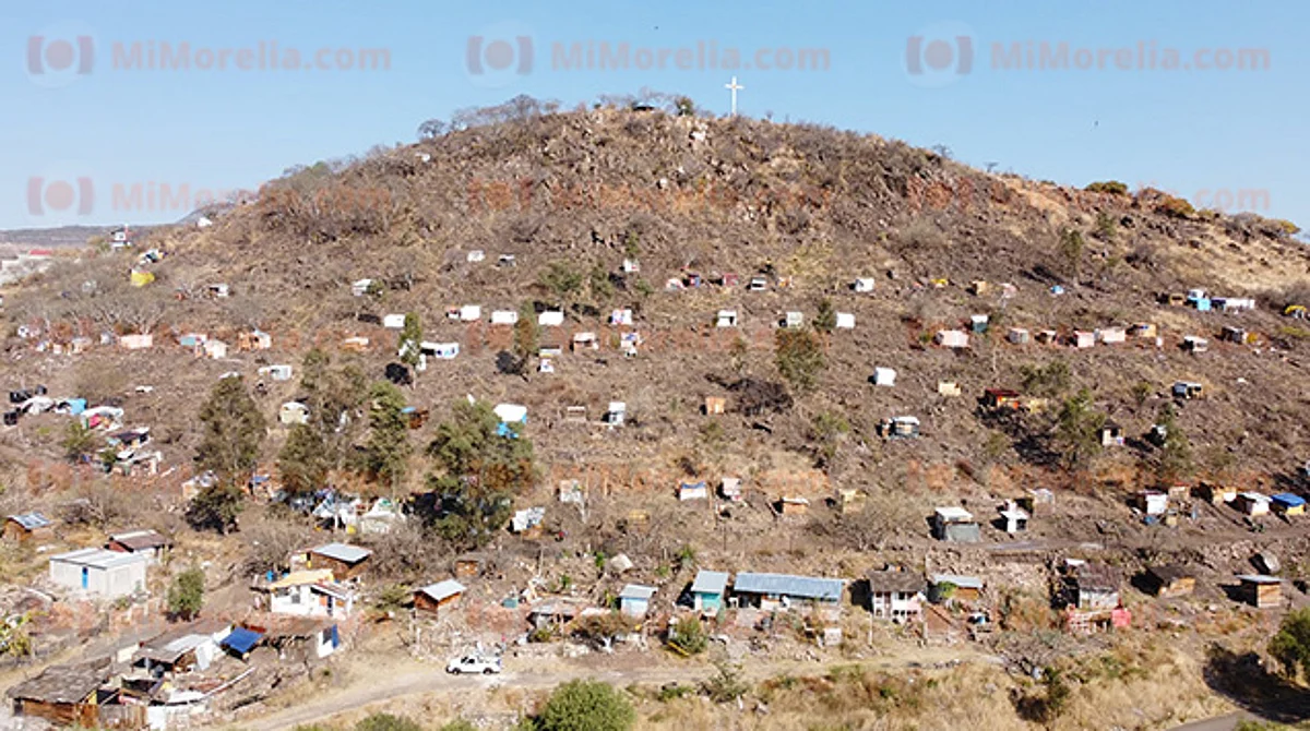 "Paracaidistas" se apoderan del Quinceo en Morelia; ponen en riesgo sus vidas