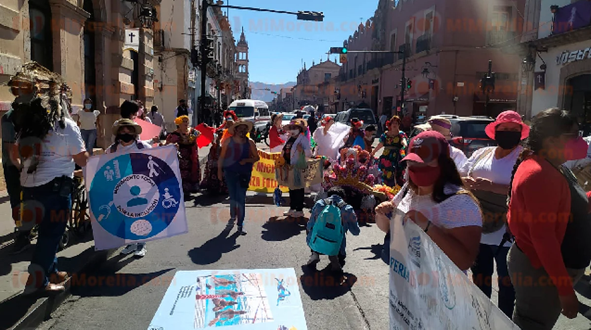 Con marcha pacífica exigen que se cumpla la Ley de Inclusión en Michoacán