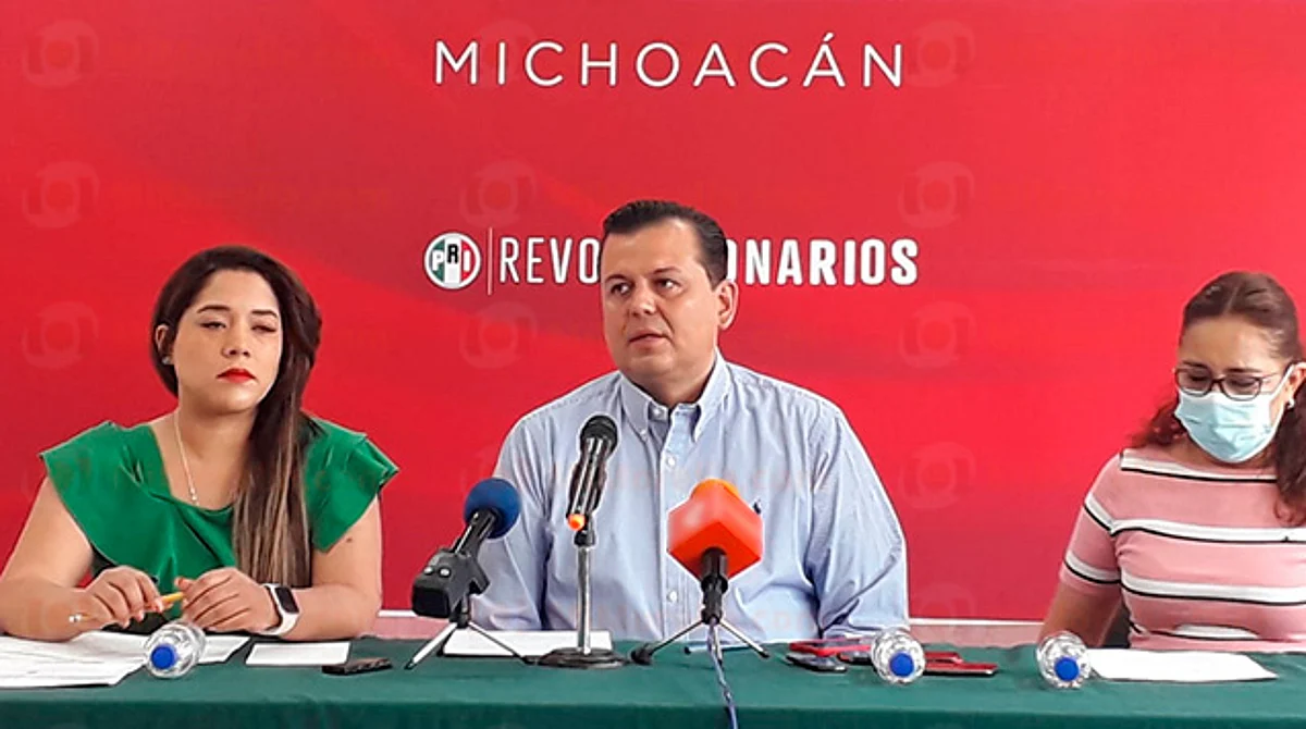 Si le dan su lugar al PRI puede seguir alianza con PRD y PAN: Memo Valencia