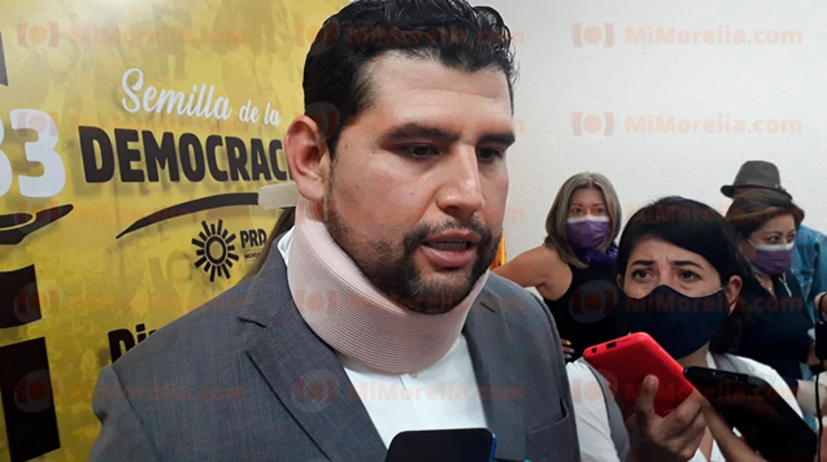 Dan de baja a 7 consejeros perredistas que se fueron a otros partidos