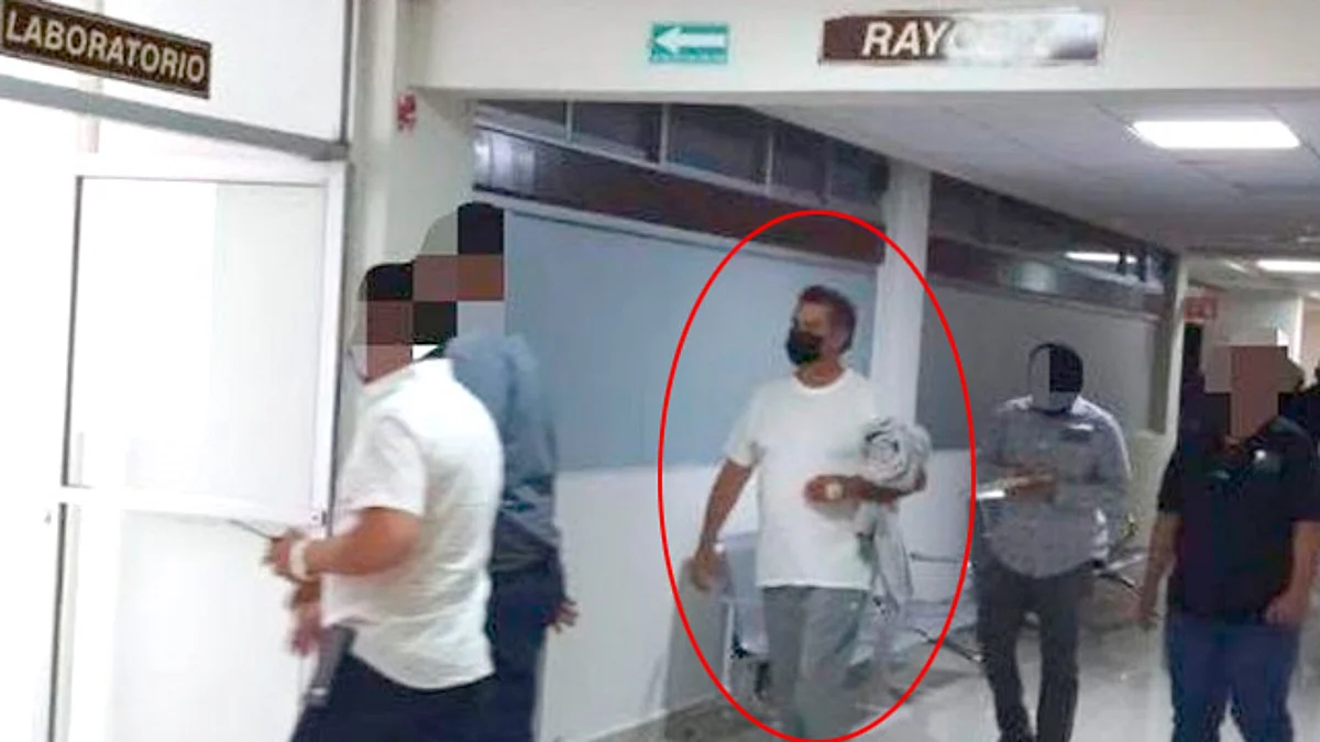 Trasladan a "El Bronco" a Hospital Metropolitano para revisión médica