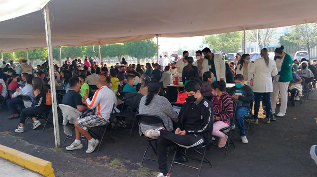 Pide SEE a escuelas dar facilidades a alumnos para ir a vacunarse contra Covid-19