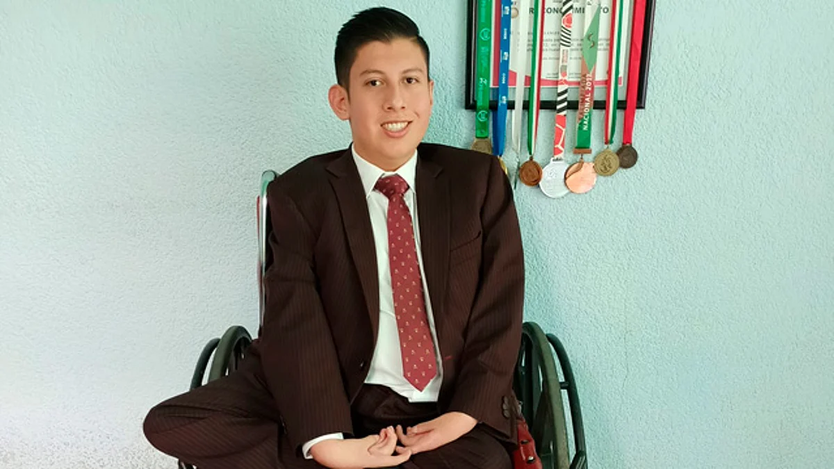 Atleta paralímpico michoacano pide infracciones a quienes bloquean rampas para personas con discapacidad