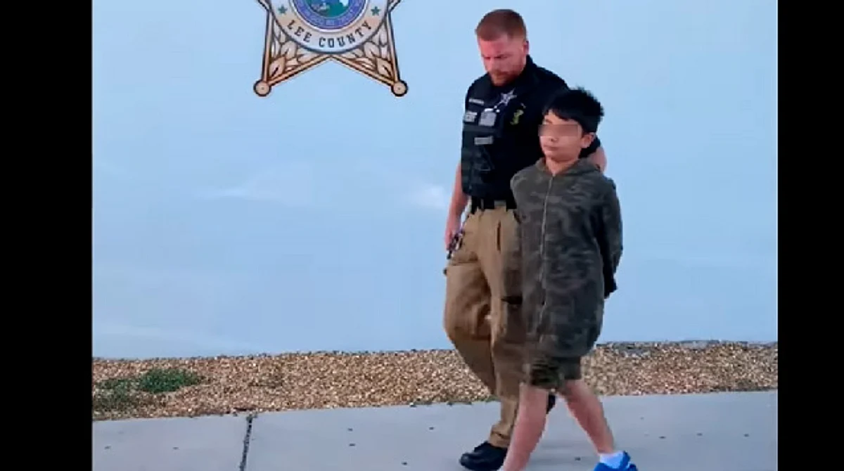 Detienen a niño de 10 años que amenazó con tiroteo masivo en escuela de EU
