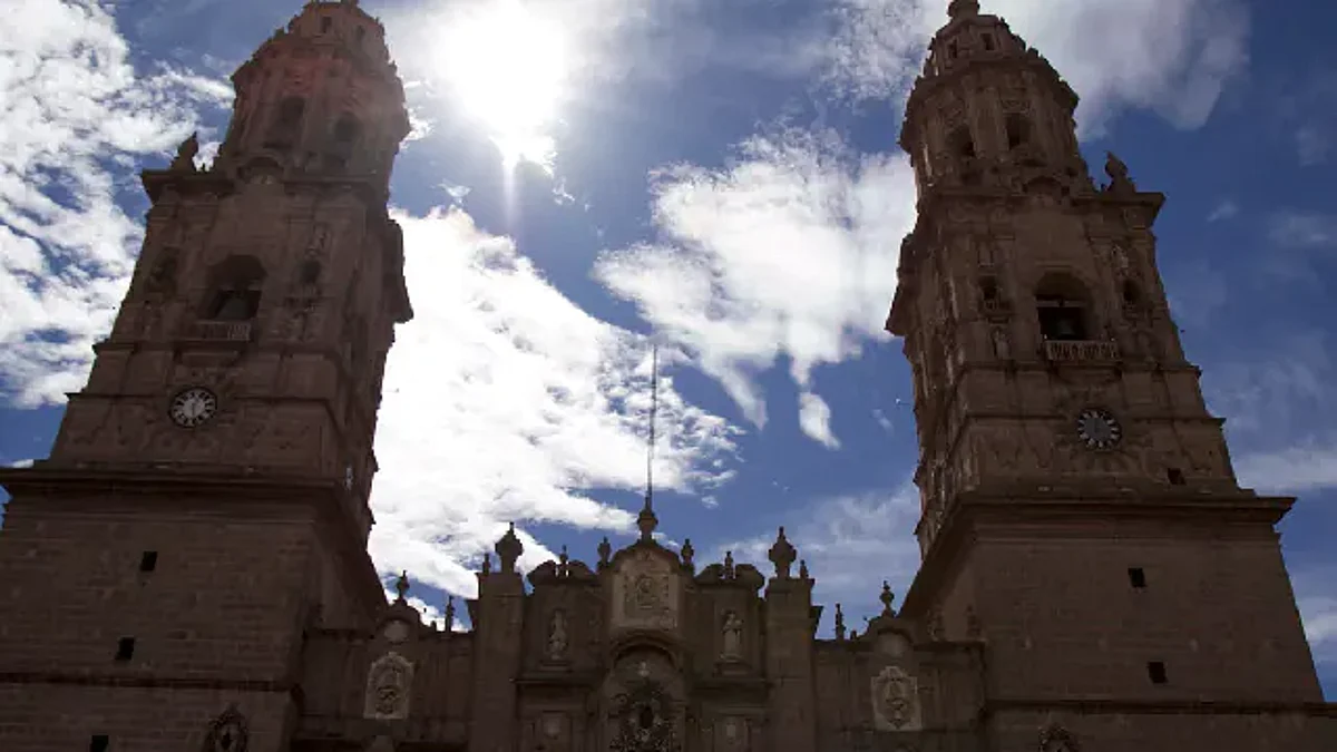 Cielo mayormente despejado, pero con posibilidad de lluvia en Morelia