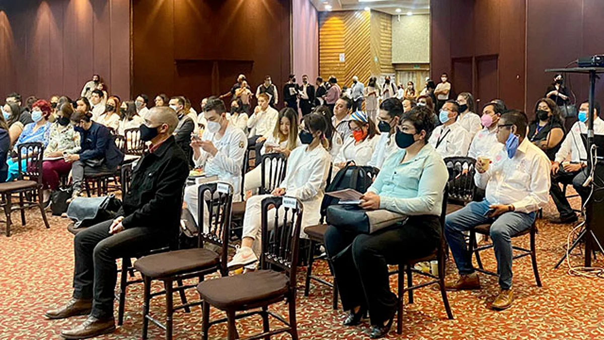 Capacita Coepris a propietarios de establecimientos sobre tabaco y legislación sanitaria