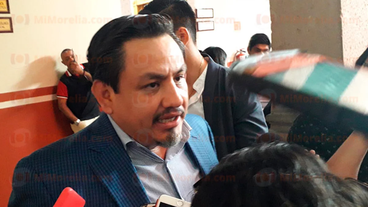 PRD y PRI buscarán que se agregue cláusula que garantiza la inversión prometida por el IMSS