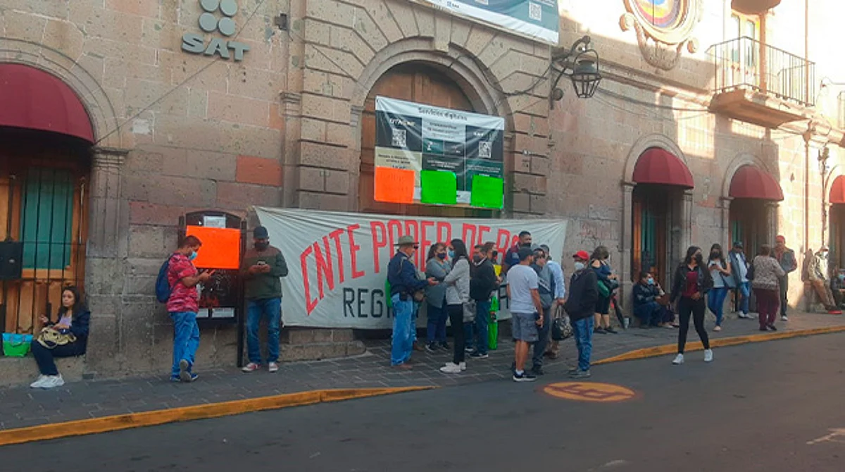 Michoacán: por segundo día, Poder de Base se manifiesta en oficinas del SAT