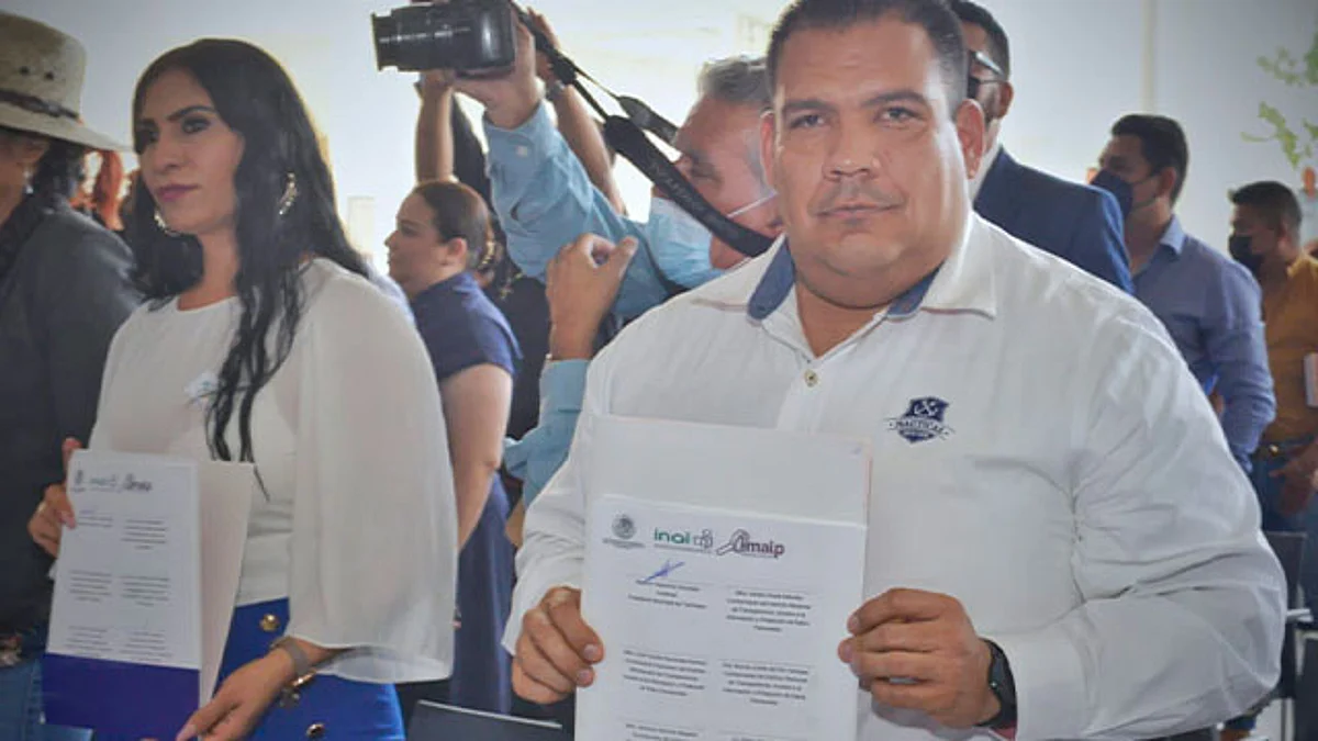 El presidente municipal de Tarímbaro, Bladimir González, asumió el compromiso de generar certidumbre en los ciudadanos