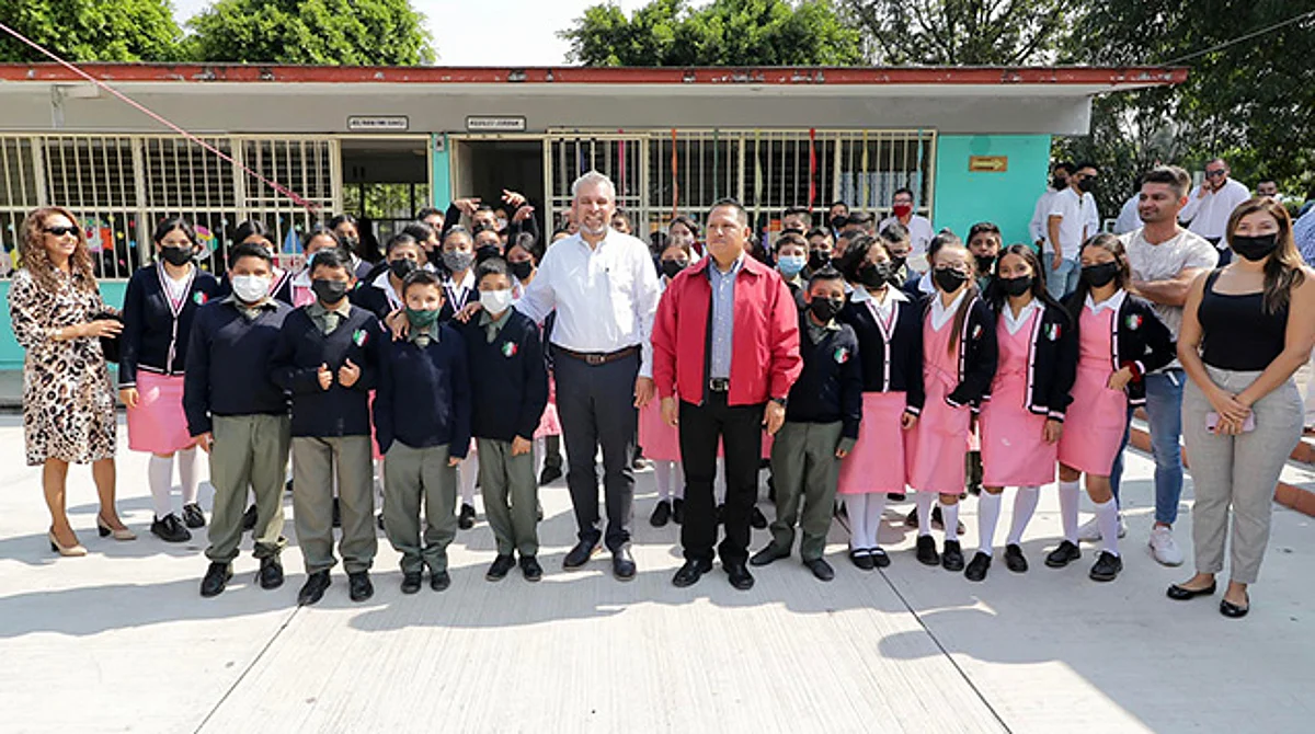 Necesario, atender servicios básicos de escuelas tras pandemia: Bedolla