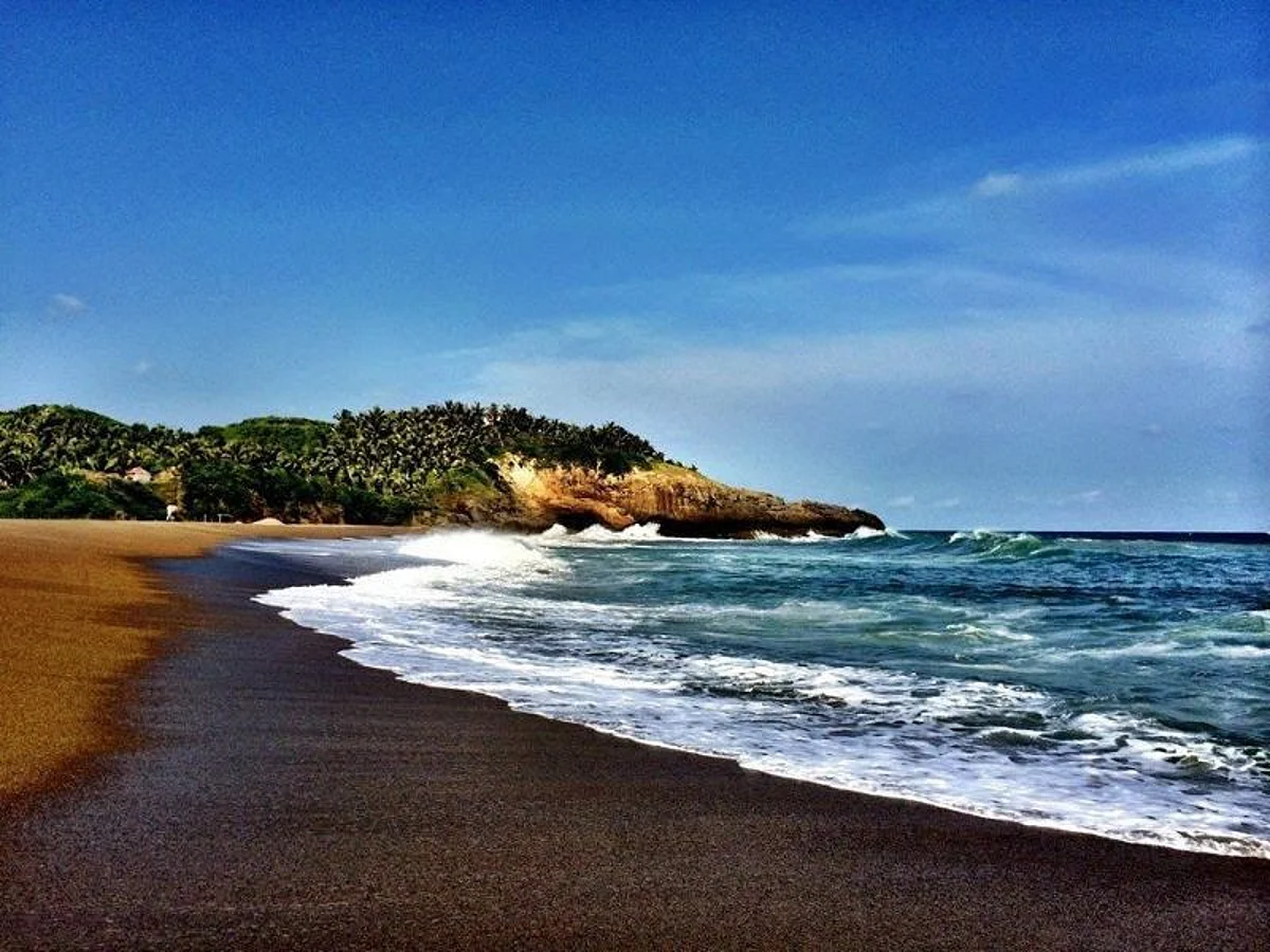 Apuesta Sectur por un proyecto diferente en la costa michoacana