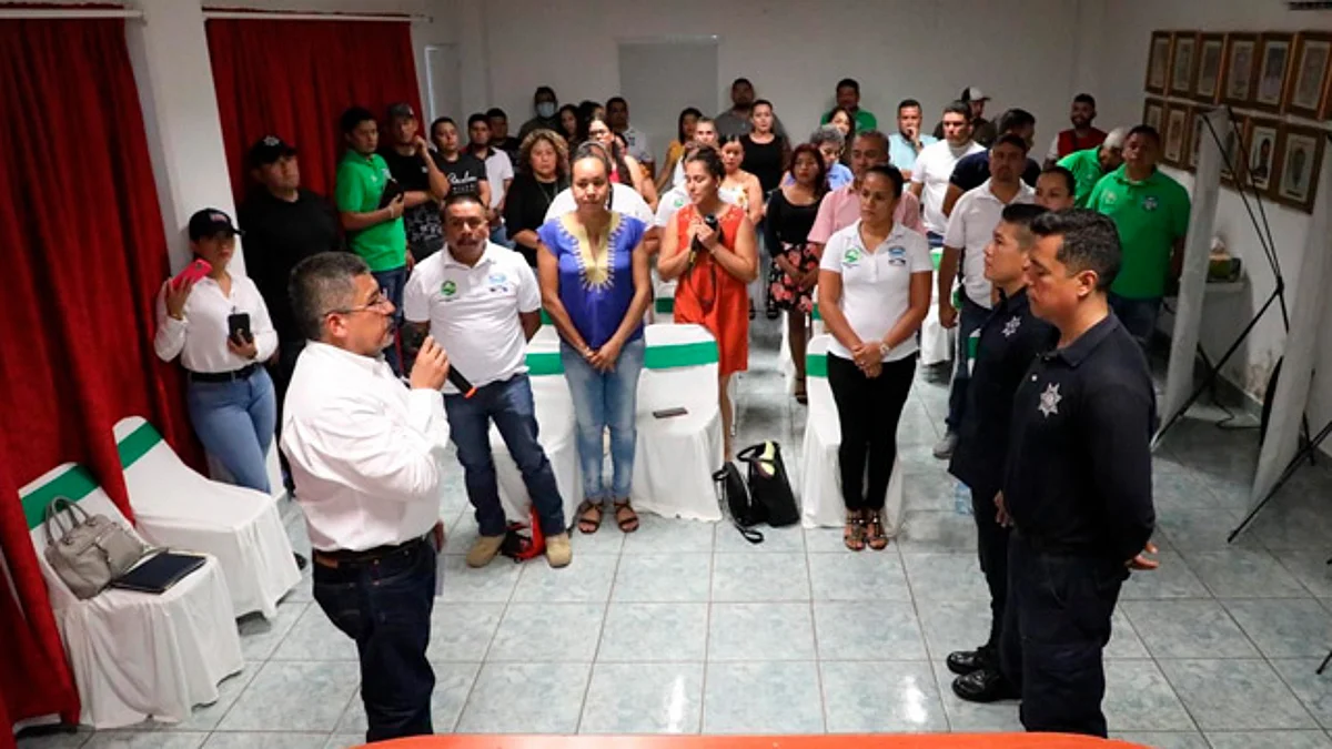 Designa General Ortega Reyes a director y subdirector de Seguridad Pública de Aquila