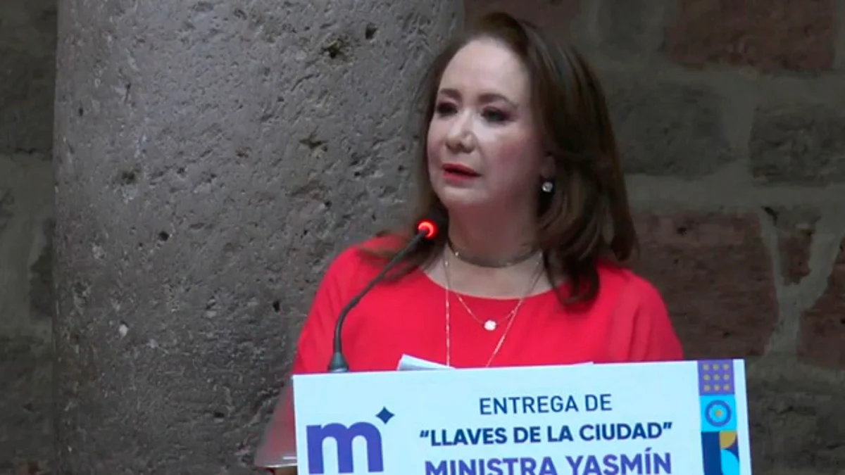 Ministra Yasmín Esquivel recibe las llaves de la ciudad de Morelia