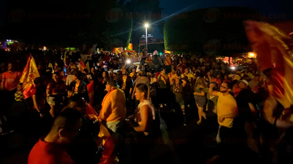 Afición festeja el triunfo del Atlético Morelia en las Tarascas