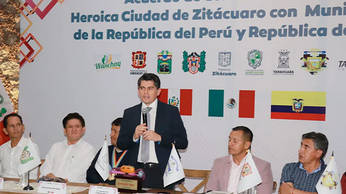 Zitácuaro realiza acuerdo de hermanamiento con Ecuador y Perú