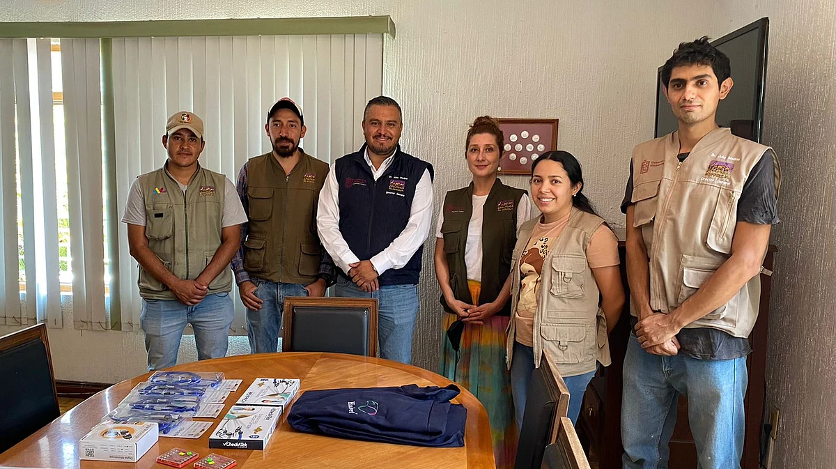 Entrega Zoológico de Morelia equipo médico donado por Laboratorios Halvet