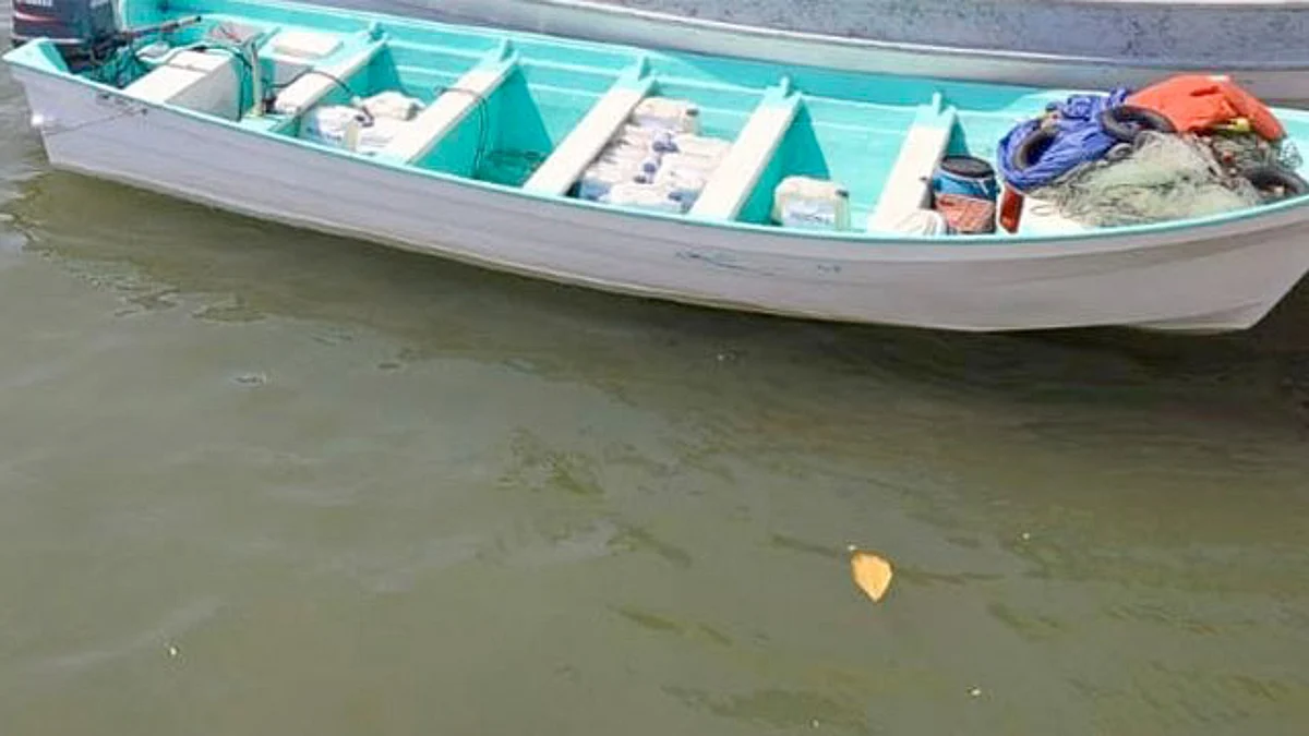 Detienen a dos con 750 litros de hidrocarburo ilícito en Lázaro Cárdenas