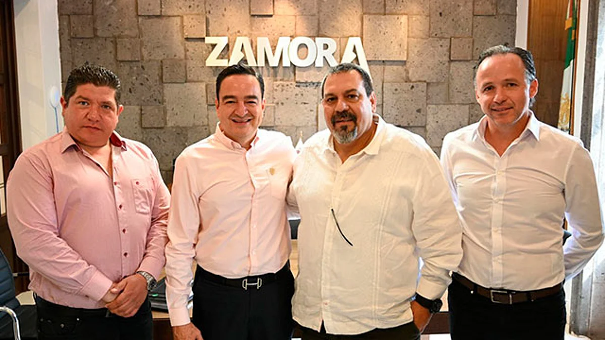 El presidente municipal, Carlos Solo, confió en que con el total del saneamiento de agua, Zamora será un referente nacional