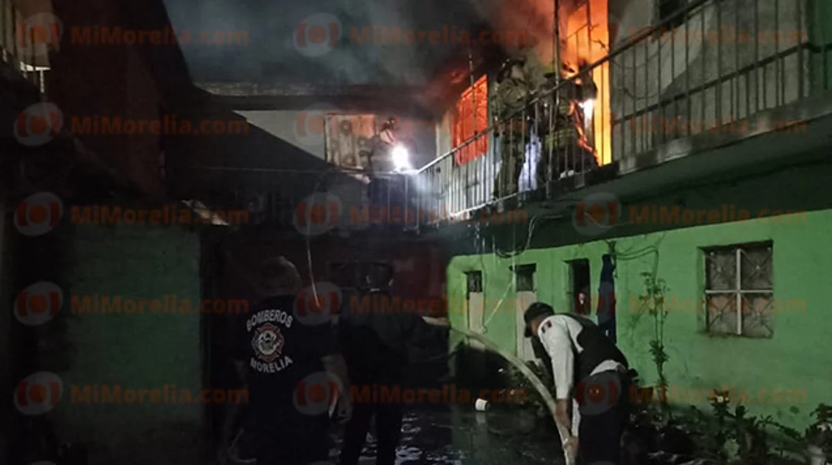 Fuego consume domicilio en la colonia Ejidal Francisco Villa, en Morelia
