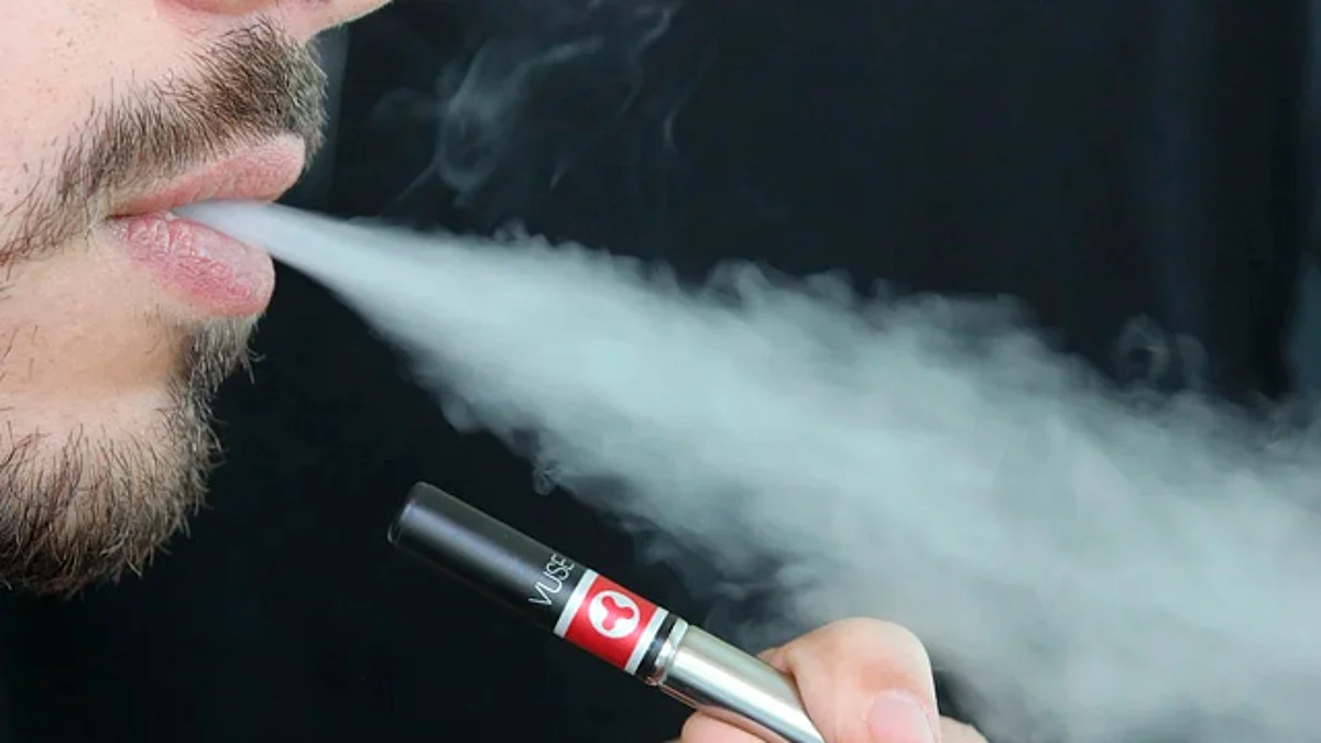 Cofepris emite alerta sanitaria máxima por uso de vapeadores
