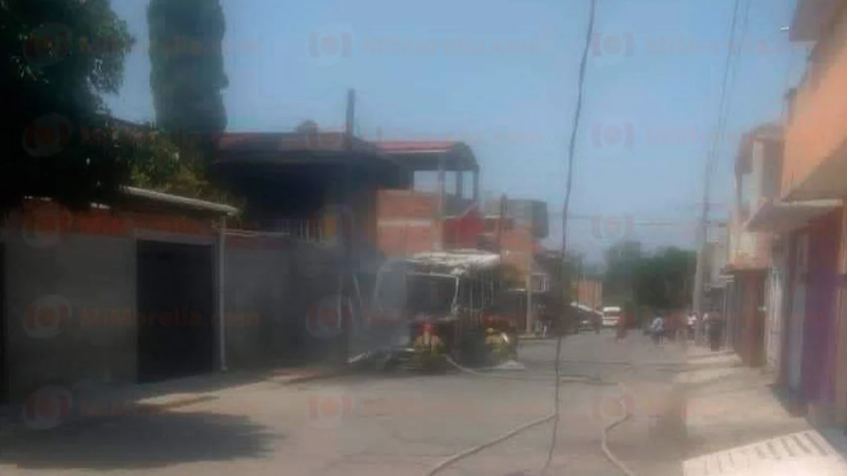 Se incendia sistema de gas de camión en la colonia Socialista de Morelia