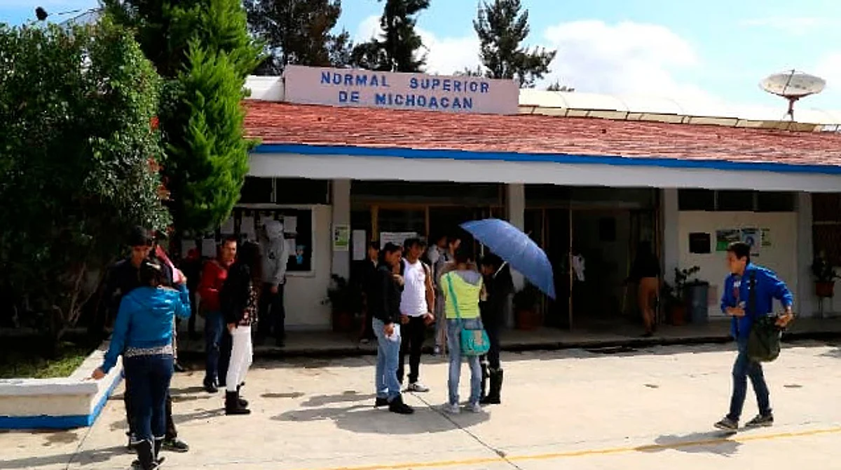 Esta licenciatura de Enseñanza y Aprendizaje está enfocada a la profesionalización de trabajadores del sistema educativo