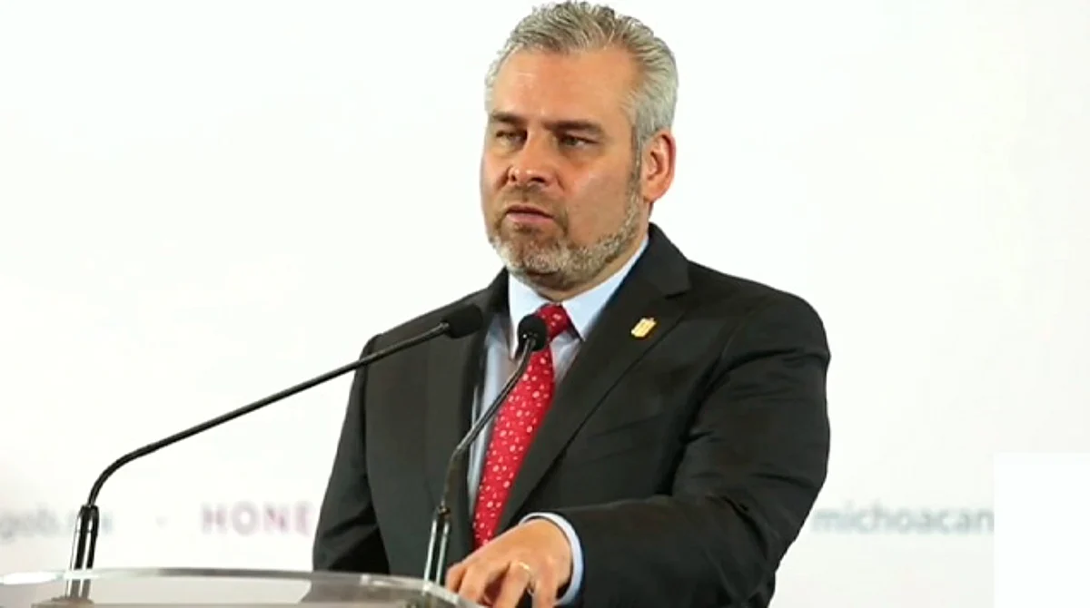 Que Silvano Aureoles no meta las manos en el Congreso de Michoacán: Bedolla