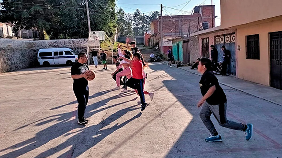 Impulsa antorchismo deporte para niños y jóvenes de Pátzcuaro
