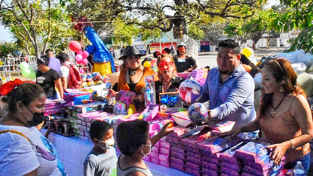 Entregaron de juguetes, dulces, refrigerios, globos, y boletos para ingresar gratuitamente a los