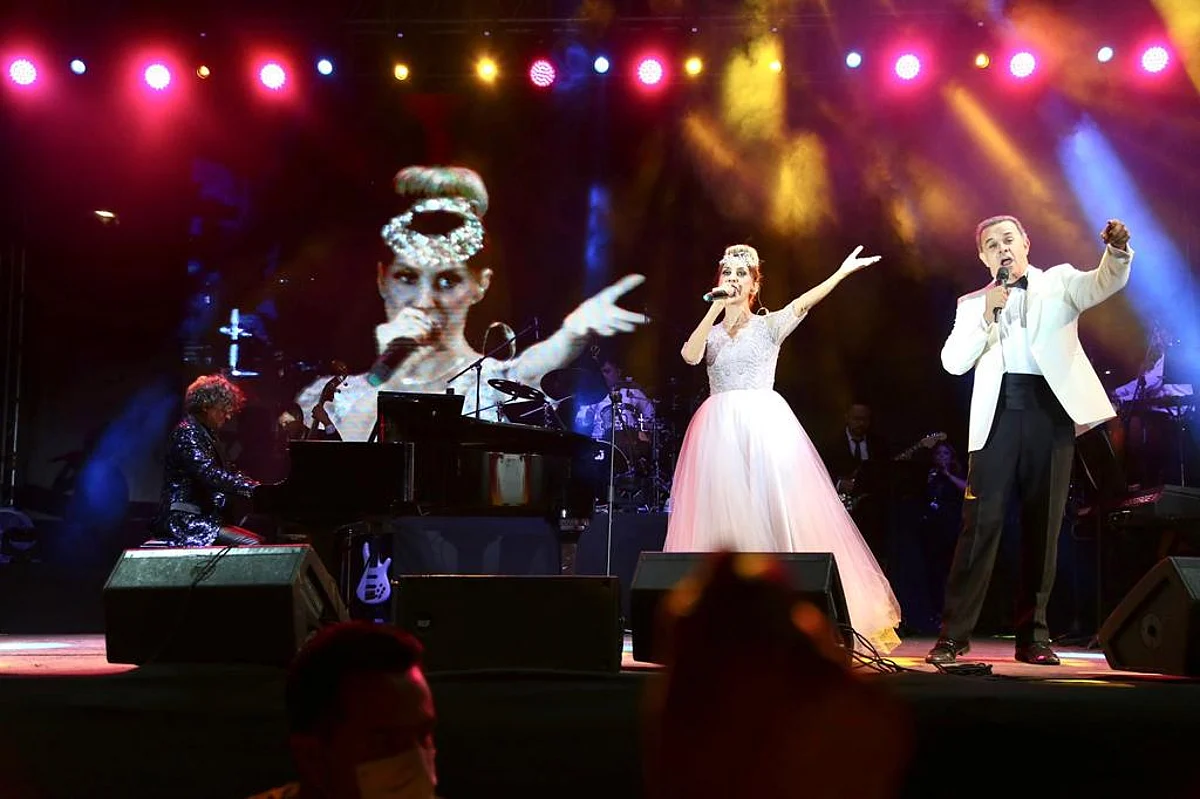 Morelia vive una noche de ensueño con Filippa, Fernando y Chacho