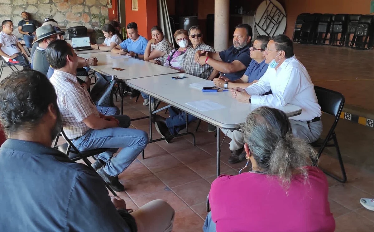 Atiende Alcalde Julio Arreola a colonos Tzipecua