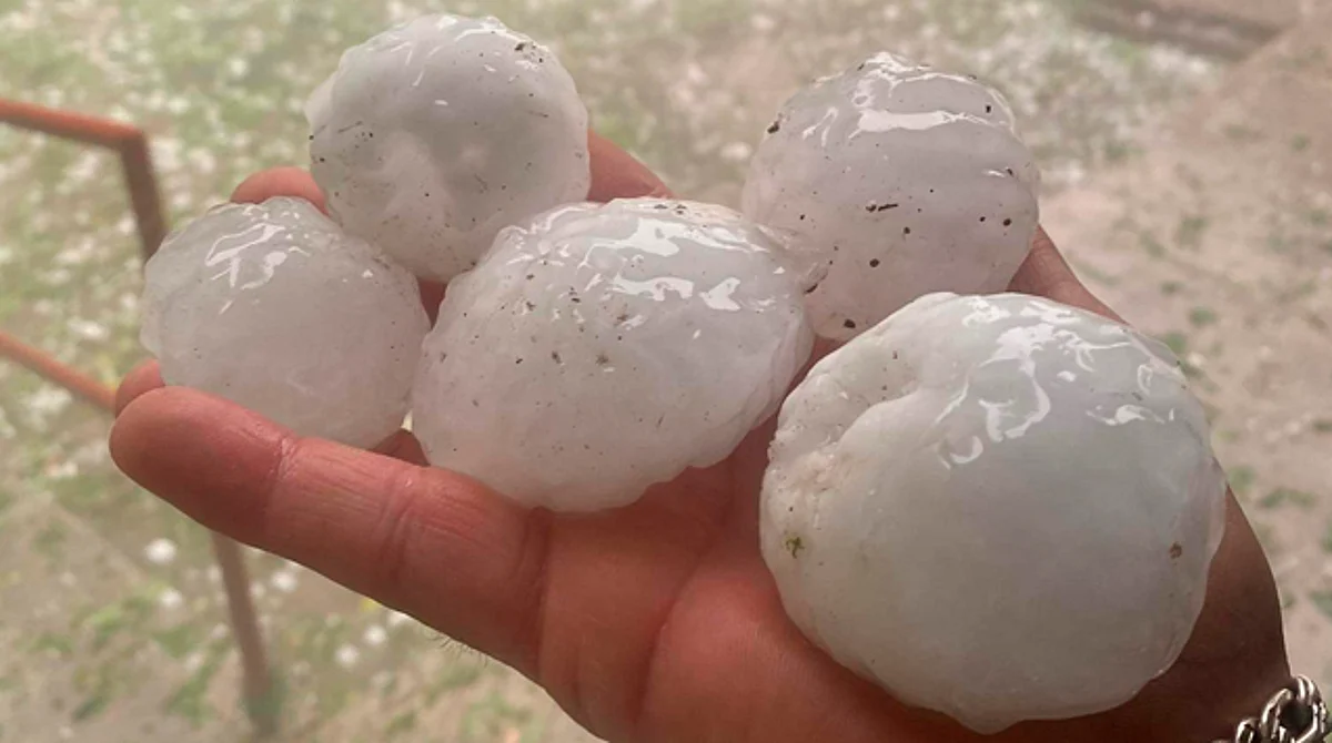 Cae granizo de gran tamaño en Coahuila