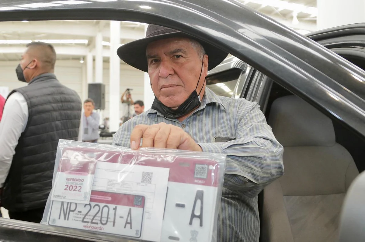 Más de mil 500 vehículos extranjeros regularizados en Michoacán