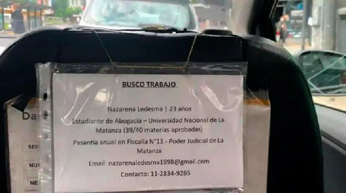 Taxista pega el CV de su hija en asiento trasero y consigue varias entrevistas