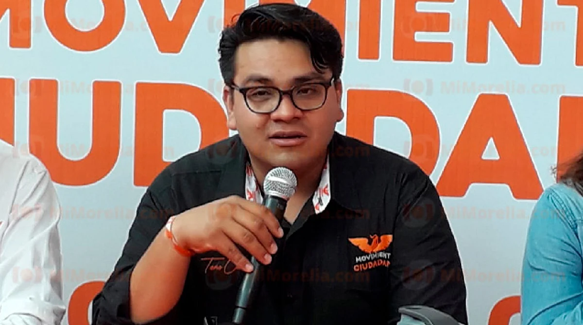 Recordó que de acuerdo a la Constitución Mexicana es obligación de las fuerzas civiles garantizar la seguridad de la población