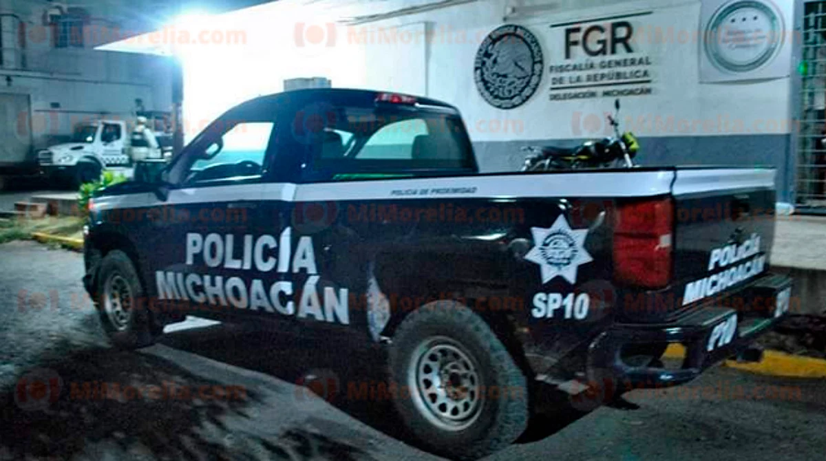 Arrestan a 4 supuestos policías municipales, en Michoacán