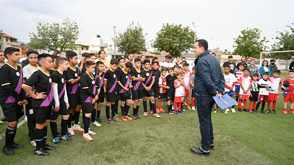 Puntualizó que durante su administración municipal se mantendrá, de manera permanente el apoyo para los deportistas en las diferentes disciplinas