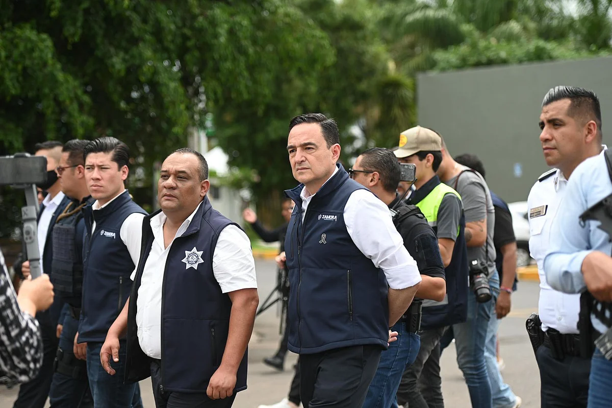 El edil acudió a uno de los puntos para la aplicación de las acciones