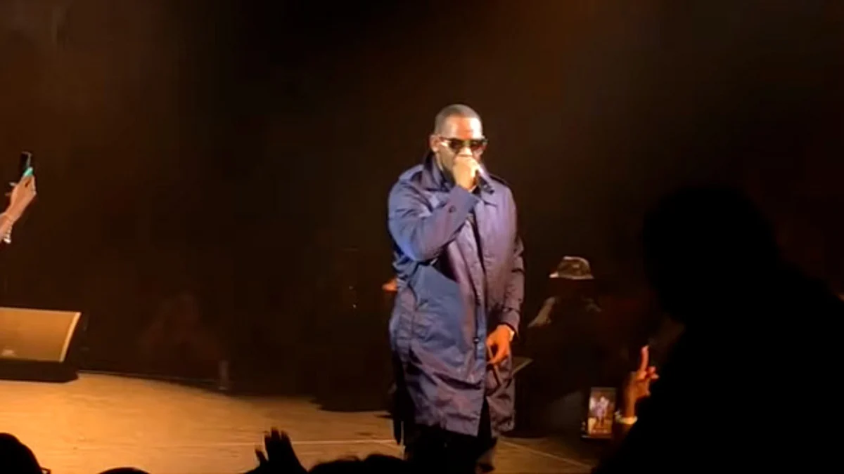 Sentencian al rapero R. Kelly a 30 años de prisión por tráfico sexual