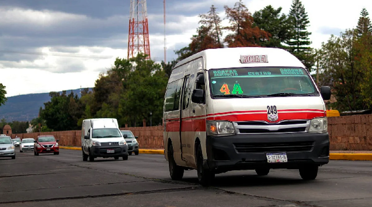Capacitan a más de mil 800 operadores del transporte público en Morelia