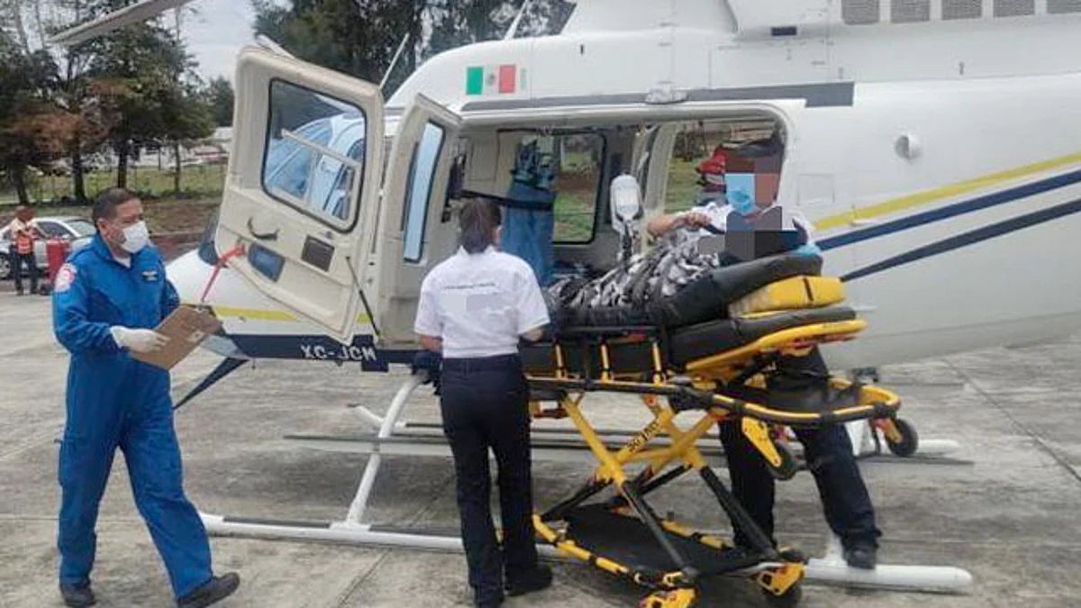 Trasladan a mujer por complicaciones en el embarazo a hospital de Morelia