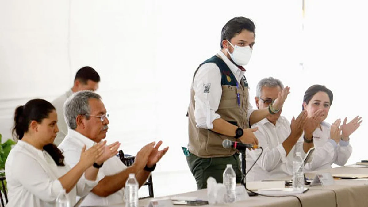 El director general del Seguro Social, acudió a Huatulco a la reunión de gabinete del gobierno federal que encabezó el presidente AMLO