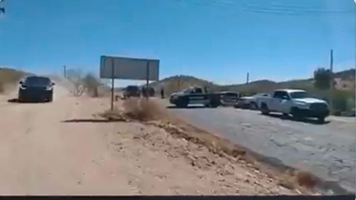 Roban celular a periodista durante transmisión y en presencia de policías