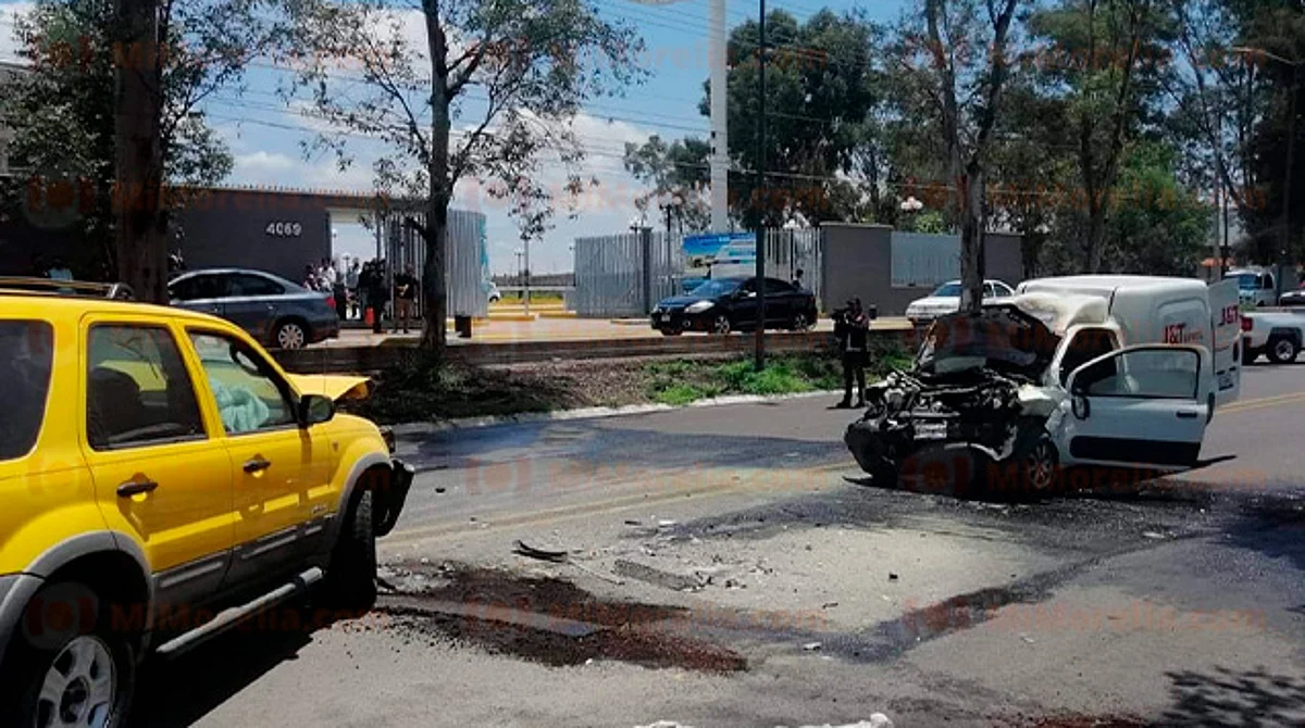 Una mujer lesionada, tras aparatoso accidente en la avenida Madero, en Morelia