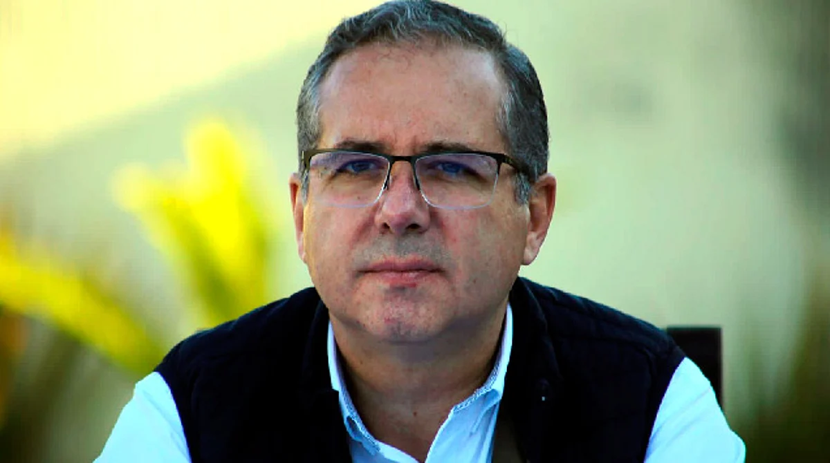 Llama Enrique Godínez a revisar estrategia de seguridad en Michoacán