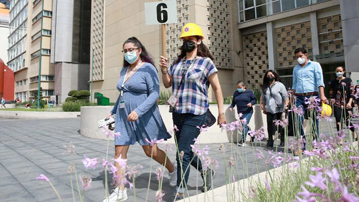 IMSS realiza simulacro para fortalecer protocolos de protección civil frente a sismos