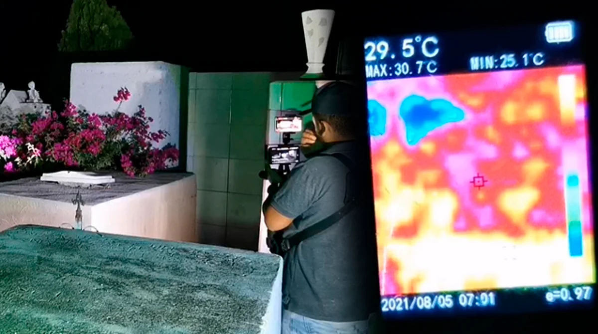 Profanan panteón en Michoacán y graban supuesta actividad paranormal